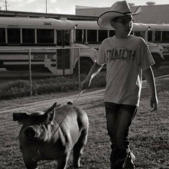 Meet your Posher, Jessica - Picture 1 of 1